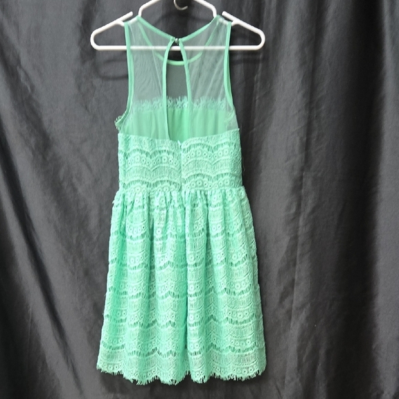 En Creme Mint Lace Mini Dress - Picture 6 of 9